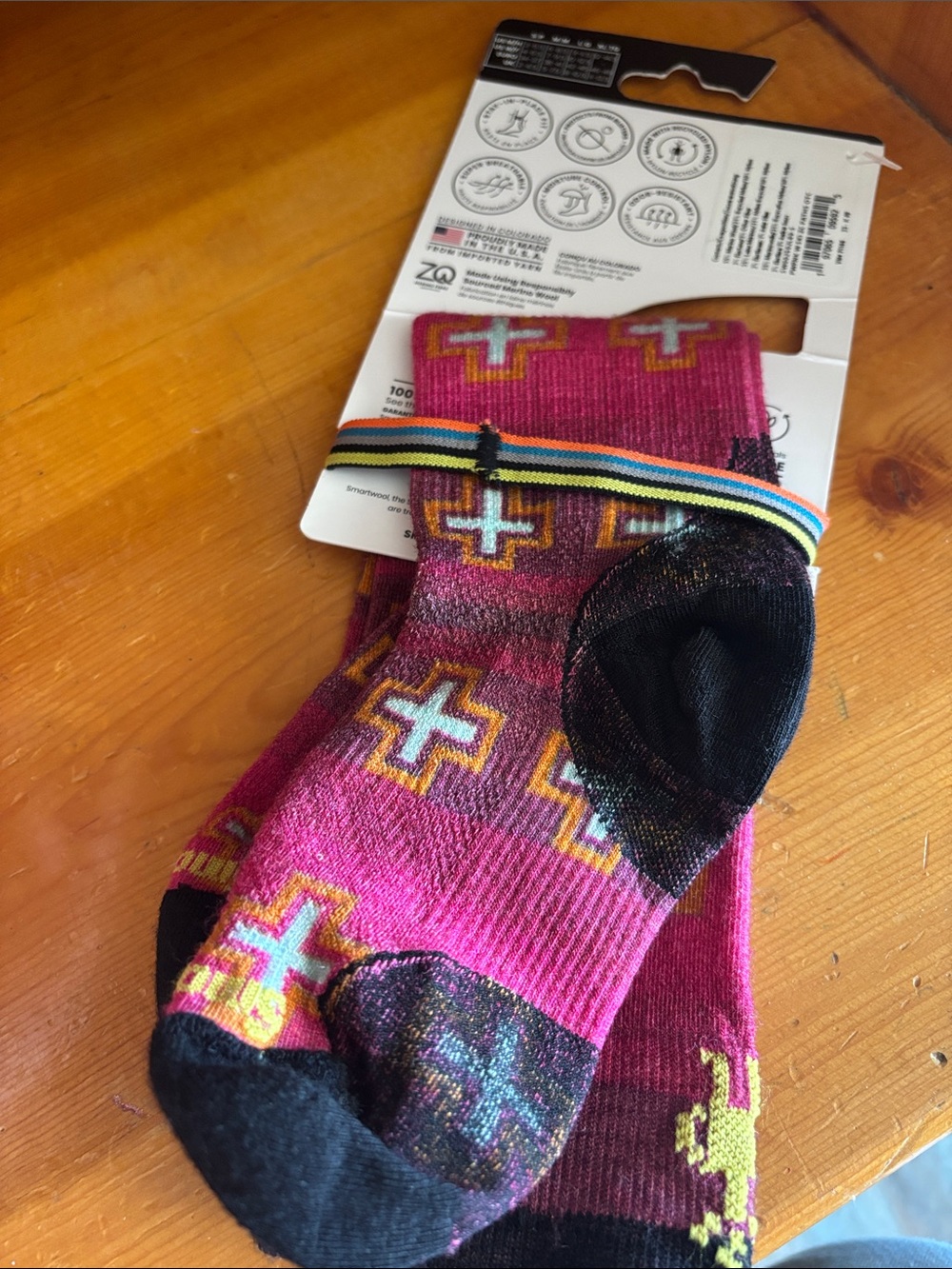 Smartwool Women’s Ski Socks - Magenta Cross Pattern - Picture 5 of 5